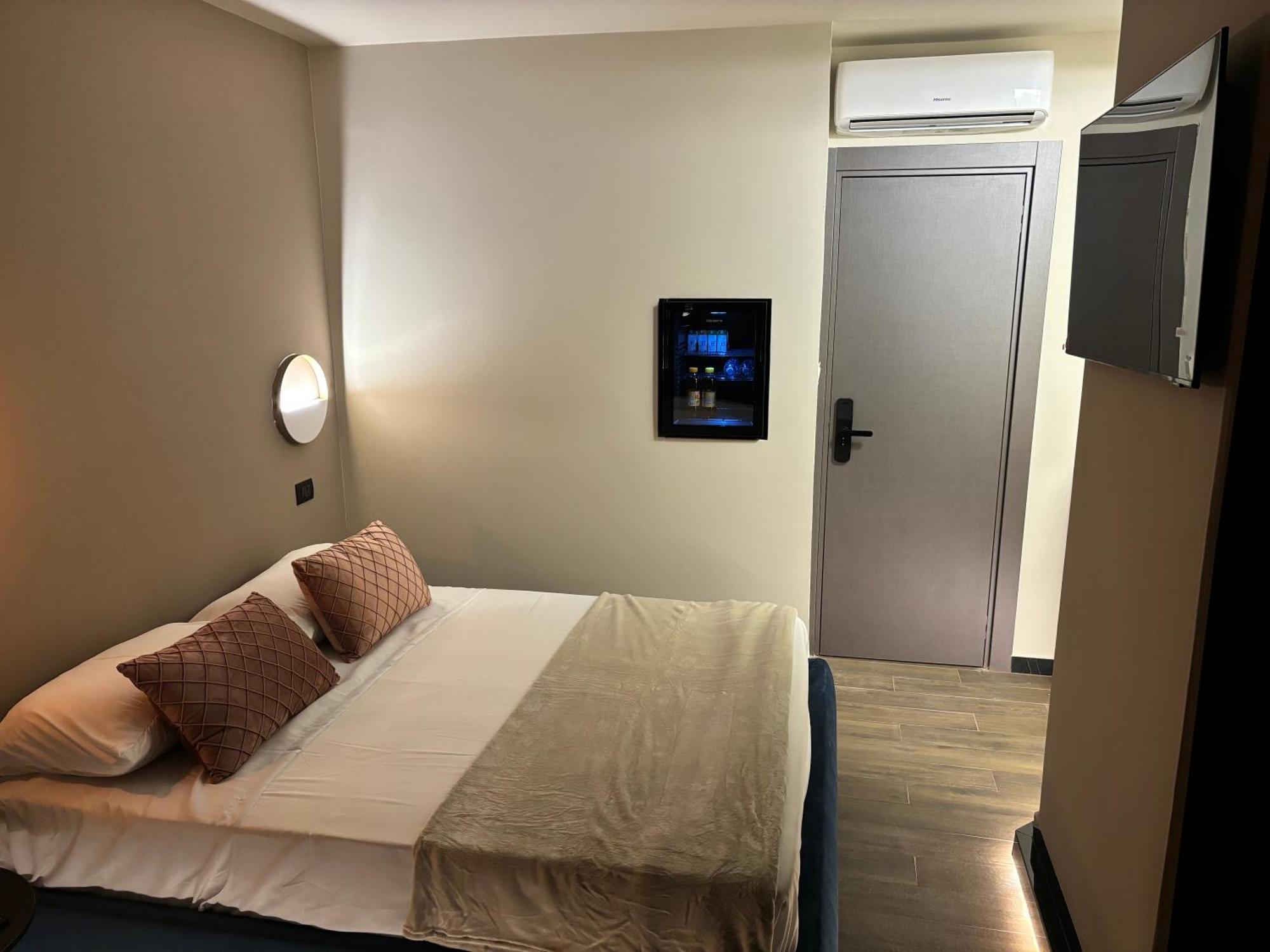 아치카스텔로 Cbh Sicitaly Group B&B 외부 사진